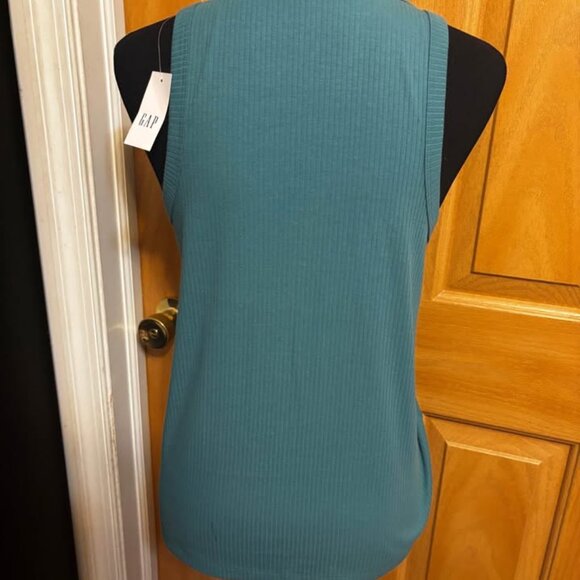 NWT GAP Tank top size xxl - Picture 3 of 3
